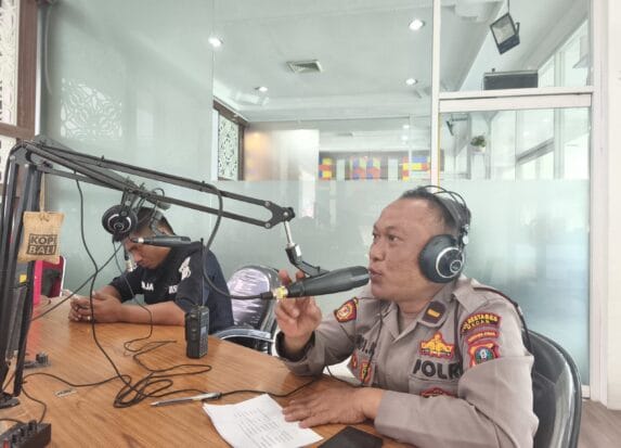 Sinergi Polisi dengan Warga: Penguatan Sistem Keamanan Lingkungan Lewat Pos Kamling