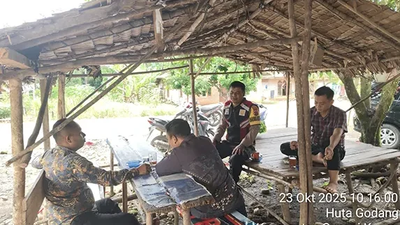 Bhabinkamtibmas Polsek Sei Kanan Ajak Warga Waspada dan Tolak Judi Online