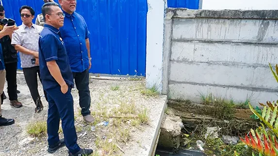 Drainase di Persimpangan Jalan Sicanang Tersumbat, Wakil Wali Kota Medan Minta Segera Normalisasi