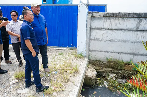 Drainase di Persimpangan Jalan Sicanang Tersumbat, Wakil Wali Kota Medan Minta Segera Normalisasi