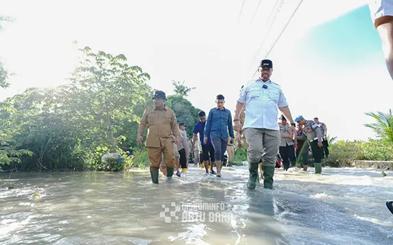 Peduli Warga Terdampak, Bupati dan Wabup Batu Bara Turun Langsung ke Lokasi Banjir Medang Deras