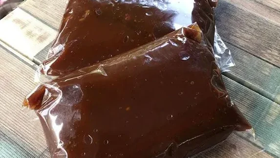 Dodol, penganan ringan atau kudapan istimewa tradisional dapat ditemukan di berbagai pelosok nusantara. Dari Sabang sampai Merauke, berbagai daerah