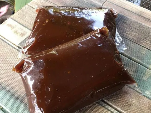 Dodol, penganan ringan atau kudapan istimewa tradisional dapat ditemukan di berbagai pelosok nusantara. Dari Sabang sampai Merauke, berbagai daerah