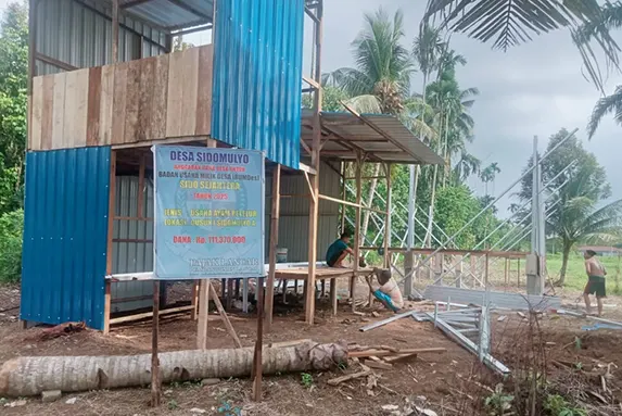 Pembangunan Kandang Ayam Petelur dan Pondok di Desa Sidomulyo