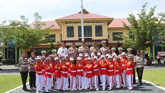 "Polantas Menyapa" Polres Batu Bara Latih Baris Berbaris Polisi Cilik