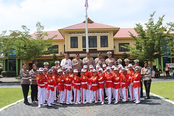 "Polantas Menyapa" Polres Batu Bara Latih Baris Berbaris Polisi Cilik