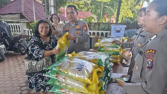 Polda Sumut Gelar Gerakan Pangan Murah di Gereja GBKP Bangun Mulia