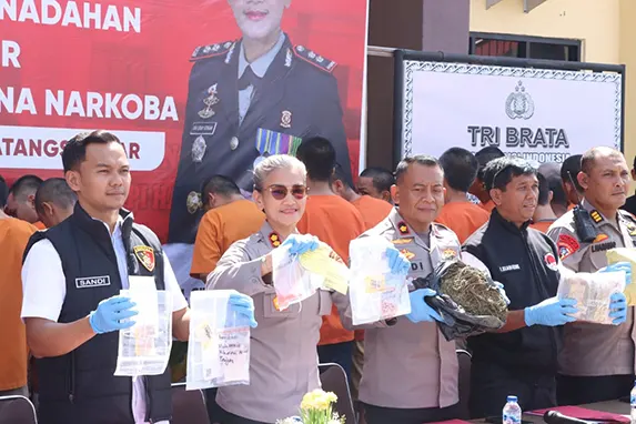 Polres Pematangsiantar Konferensi Pers Pengungkapan Kasus Pencurian, Penggelapan, Penadahan Ranmor dan Peredaran Narkoba
