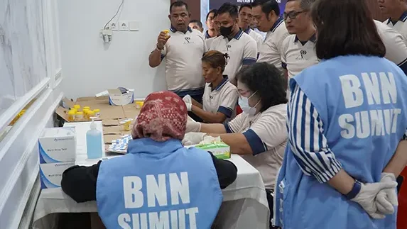Komitmen Perangi Narkoba, Pegawai dan Warga Binaan Rutan Kelas I Medan Tes Urine