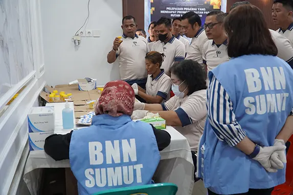 Komitmen Perangi Narkoba, Pegawai dan Warga Binaan Rutan Kelas I Medan Tes Urine