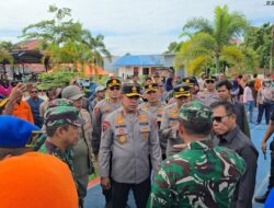 Tiba di Tapteng, Kapolda Sumut Tinjau Langsung Lokasi Banjir dan Longsor Melalui Jalur Udara