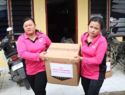 Bhayangkari Cabang Tanah Karo Salurkan Bantuan Pakaian Layak Pakai untuk Korban Banjir di Taput, Sibolga, Tapteng dan Tapsel