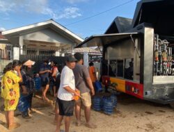 Air Bersih Didistribusikan, Polda Sumut Bantu Pulihkan Kondisi Masyarakat Tapteng