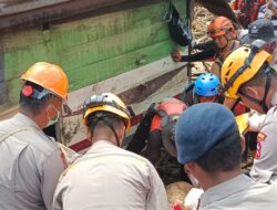 Unit K-9 Polda Sumut Kembali Temukan Korban Banjir Bandang