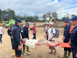 Aksi Kemanusiaan Brimob Polda Sumut, Evakuasi Korban Sakit Parah dari Wilayah Terdampak Banjir