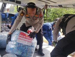 Akses Darat Terputus, Polda Sumut Kirim Bantuan Melalui Helikopter ke Daerah Terisolir Tapteng