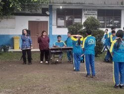 Siswa SMPN 3 Berastagi Hebohkan Halaman Sekolah dengan “Sekolah Miting” Setelah Ujian