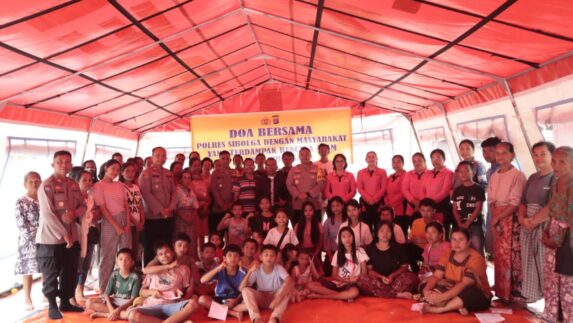 Doa dan Kepedulian di Pengungsian, Polres Sibolga Salurkan Bansos untuk Korban Banjir dan Longsor