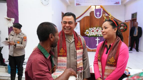Perayaan Natal, Polda Sumut-Bhayangkari Salurkan Bingkisan dan Trauma Healing bagi Anak