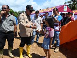 Bupati Tapteng Kunjungi Pengungsian Kebun Pisang