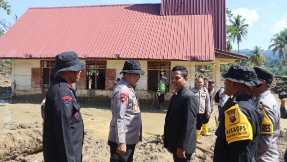 Usai Ibadah Natal, Kapolda Sumut Cek Kesiapan Personel dan Infrastruktur di Tapsel