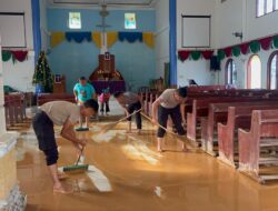 Polda Sumut Bersihkan Gereja HKBP Hutanabolon dan Ikut Ibadah Natal Bersama Warga