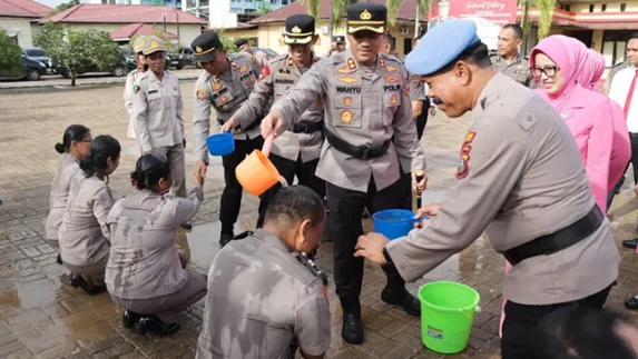 Awali Tahun 2026, 44 Personel Polres Tapteng Terima Kenaikan Pangkat Setingkat Lebih Tinggi