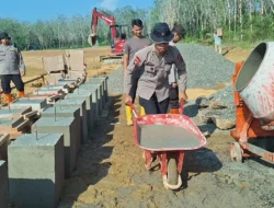 Bangun Rumah, Bangun Harapan: Brimob Polda Sumut Bantu Kerjakan HUNTAP di Desa Napa