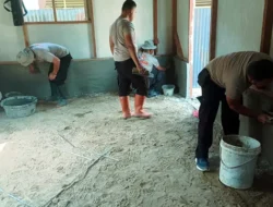 Bersama Warga Bangkit Pascabanjir, Brimob Lanjutkan Pembangunan Hunian Sementara