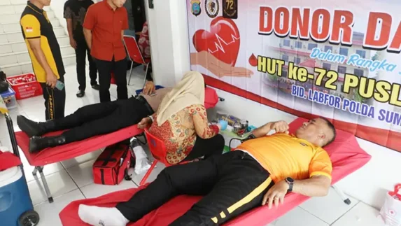 Bidlabfor Polda Sumut Peringati HUT Ke-72 Labfor Polri dengan Bakti Sosial dan Donor Darah