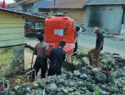 Brimob Polda Sumut Tuntaskan Sumur Bor dan Distribusi Air Bersih bagi Warga Hutabalang Pascabencana