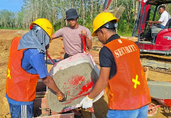 Brimob Sumut Turun Langsung Bangun Hunian Tetap, Warga Desa Napa Mulai Bangkit