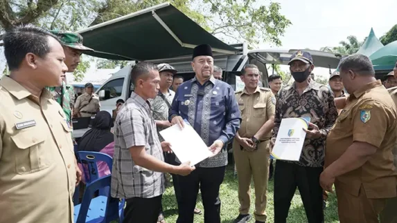 Bupati Baharuddin Imbau Warga untuk Memanfaatkan Pekarangan Rumah