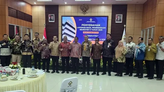 Bupati Tapteng Hadiri Penyerahan Laporan Hasil Pemeriksaan BPK Semester II Tahun 2025