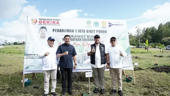 Bupati dan Wakil Bupati Batu Bara Hadiri Gerakan Penanaman Pohon di Tarutung