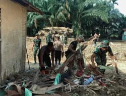 Dari Rumah Warga Hingga Masjid, Sinergi Brimob Sumut Bergerak Bantu Korban Bencana