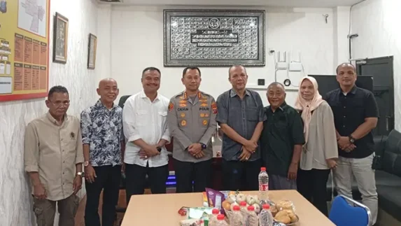 Dukung Turnamen Domino, Kapolrestabes Medan Ikut Meriahkan HPN 2026