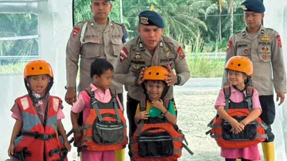 Melalui Trauma Healing