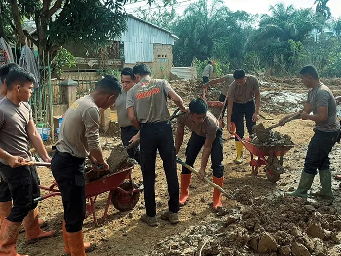Negara Hadir di Tengah Duka, Brimob Polda Sumut Terus Bergerak Pulihkan Sibolga dan Tapteng