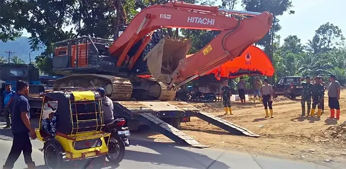 Operasi Aman Nusa II, Brimob Hadir Bantu Warga Terdampak Bencana