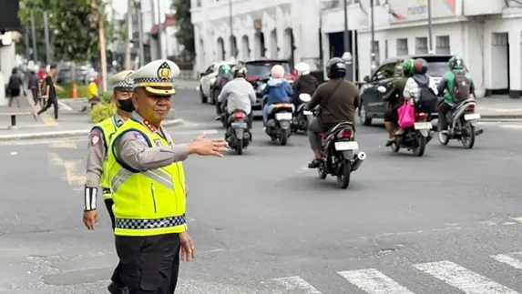 Pastikan Gatur Lalin Pagi Optimal, Dirlantas Polda Sumut Cek Anggota di Titik Padat Medan
