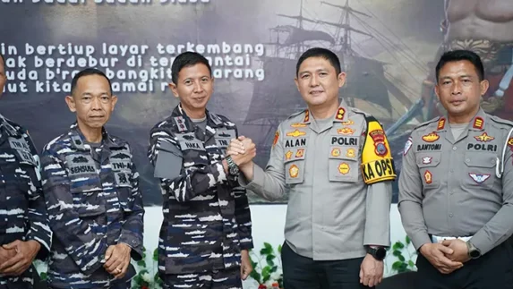 Perkuat Sinergitas TNI-Polri, Kapolres Tapteng Kunjungi Mako Lanal Sibolga