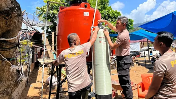 Polda Sumut Hadirkan Air Bersih untuk Warga Hutanabolon, Pasang Filter Air Nanotec Pada Sumur Bor