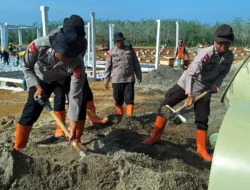 Polda Sumut Rajut Kembali Harapan Warga Batang Toru, Dari Puing Jadi Doa