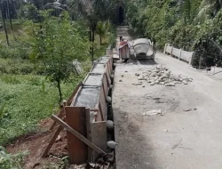 Renovasi Jembatan di Jalan Bloc C Tanpa Plang Diduga Proyek Ajang Korupsi