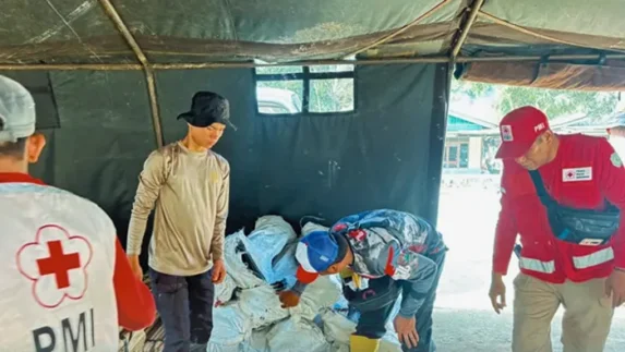 Sinergi Kemanusiaan Brimob dan PMI