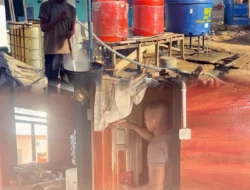 Brimob Hadir Menyeluruh di Batang Toru: Dari Dapur Lapangan, Cat Huntara, hingga Ibadah Bersama Warga