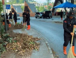 Dari Pantai Parapat untuk Indonesia Asri, Brimob Polda Sumut Bergerak Bersama Forkopimda dan Masyarakat