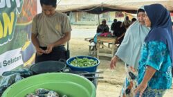 Brimob Batalyon C Berbagi di Bulan Ramadan dengan Warga Aek Ngadol