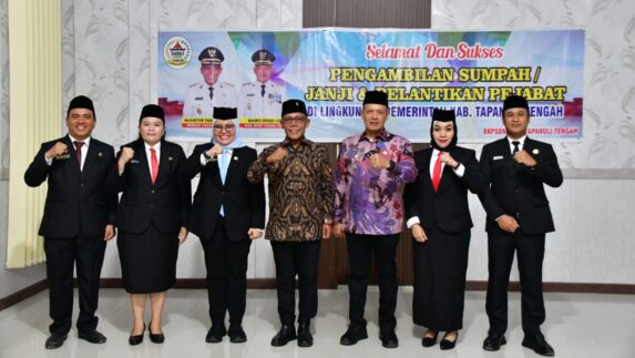 Bupati Tapteng Lantik 5 Pejabat Tinggi Pratama
